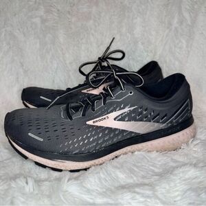 Brooks Ghost 13 Running Shoes Sneakers - Gray and Pink Women’s Size 10.5